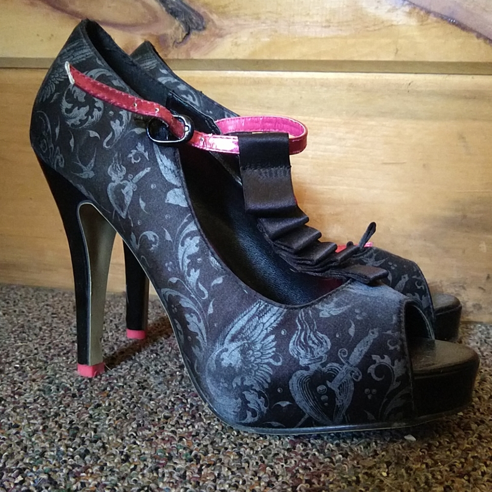 Iron fist strappy heel